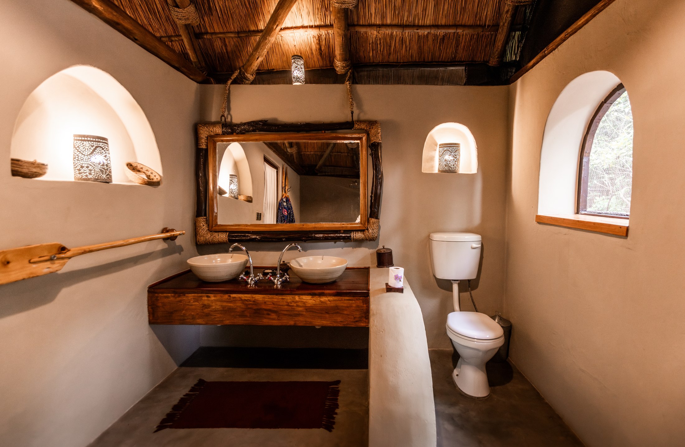 A Lagoon Chalet bathroom at Mvuu Lodge.